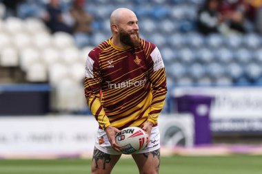 Huddersfield Giants takımından Jake Bibby, Betfred Süper Lig 12. raundunda John Smith Stadyumu 'nda Huddersfield Giants' a karşı Leigh Leopards maçında ısındı. 
