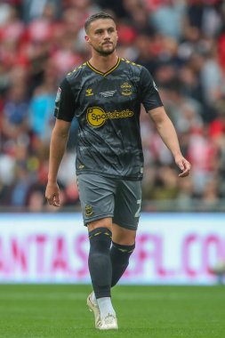 Southampton 'dan Taylor Harwood-Bellis 26 Mayıs 2024' te Wembley Stadyumu 'nda Leeds United ve Southampton arasında oynanan final maçında