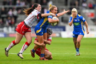 Leeds Rhinos takımından Lucy Murray, 24 Mayıs 2024 'te St Helens - Leeds Rhinos maçında St. Helens - St Helens Bayanlar Süper Ligi maçında Faye Gaskin' in saçını çekmesi üzerine hakeme başvurdu. 