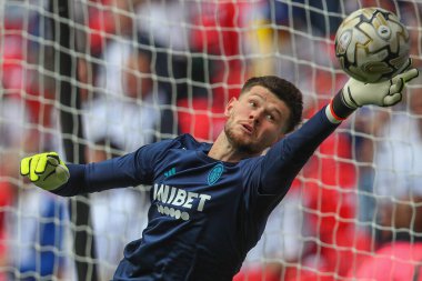 Leeds United takımından Illan Meslier, Sky Bet Şampiyonası play-off final maçında Wembley Stadyumu 'nda Leeds United ve Southampton maçında ısınma turunda 26 Mayıs 2024' te