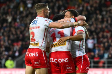 St. Helens 'den Moses Mbye, 24 Mayıs 2024' te St Helens - Leeds Rhinos maçında Betfred Süper Lig karşılaşması için sahaya çıkıyor. 