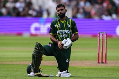 Pakistan 'dan Fakhar Zaman, Vitality T20 Uluslararası Serisi' nde İngiltere Pakistan 'a karşı Edgbaston, Birmingham, Birleşik Krallık' ta 25 Mayıs 2024 'te oynanan maçta bir kaleden sonra mola aldı. 
