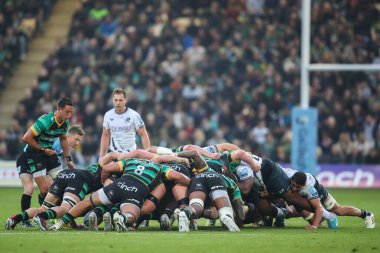 Gallagher Premiership play-off yarı final maçında çekişen oyuncular Northampton Saints 'e karşı Franklin' s Gardens, Northampton, Birleşik Krallık 'taki Cinch Stadyumu' nda 31 Mayıs 2024