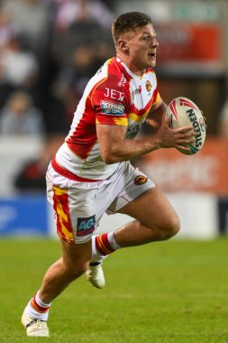 Katalan Ejderhaları 'ndan Tom Davies, 31 Mayıs 2024' te Birleşik Krallık 'ın St Helens-Catalans Stadyumu' nda oynanan 13.