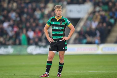 Northampton Saints takımının Fin Smith 'i Gallagher Premiership play-off yarı final maçı sırasında Northampton Saints' e karşı Aracens, Franklin 's Gardens, Northampton, Birleşik Krallık' ta 31 Mayıs 2024