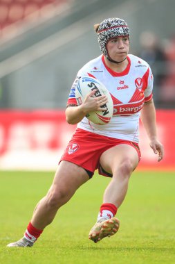 St Helens takımından Katie Mottershead, 31 Mayıs 202 'de St Helens-Wicked Stadyumu' nda oynanan Betfred Kadınlar Süper Ligi karşılaşmasında ilk adımı attı.