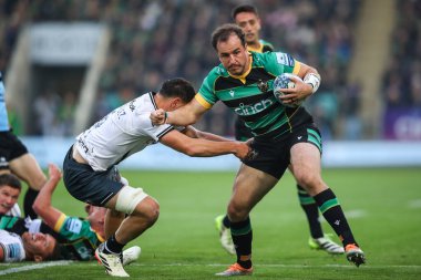 Northampton Saints 'ten Burger Odendaal 31 Mayıs 2024' te Franklin 's Gardens, Northampton, İngiltere' deki Cinch Stadyumu 'nda oynanan Gallagher Premiership play-off Northampton Saints-Saints maçında topu aldı.
