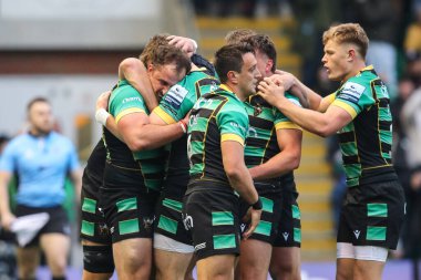 Northampton Saints 'ten Burger Odendaal 31 Mayıs 2024' te İngiltere 'nin Northampton kentindeki Franklin' s Gardens 'taki Cinch Stadyumu' nda oynanan Gallagher Premiership play-off Northampton Saints-Saints maçında şansını kutluyor.