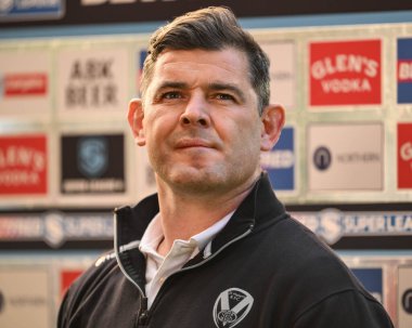 Paul Wellens St. Helens baş antrenörü, maç öncesi ısınma maçında Betfred Süper Lig 13. Raundu öncesinde St Helens - Catalans Dragons maçı, St Helens, St Helens Stadyumu, Birleşik Krallık, 31 Mayıs 2024
