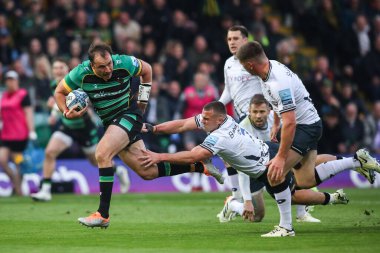 Northampton Saints 'ten Burger Odendaal 31 Mayıs 2024' te Franklin 's Gardens, Northampton, İngiltere' deki Cinch Stadyumu 'nda oynanan Gallagher Premiership play-off Northampton Saints-Saints maçında topu aldı.