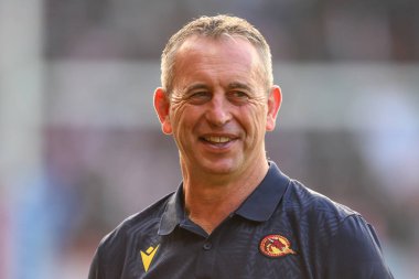 Steve McNamara Katalan Ejderhaları baş antrenörü maç öncesi ısınma maçında, 31 Mayıs 202 'de St Helens - Catalans Dragons maçında Betfred Süper Lig 13.