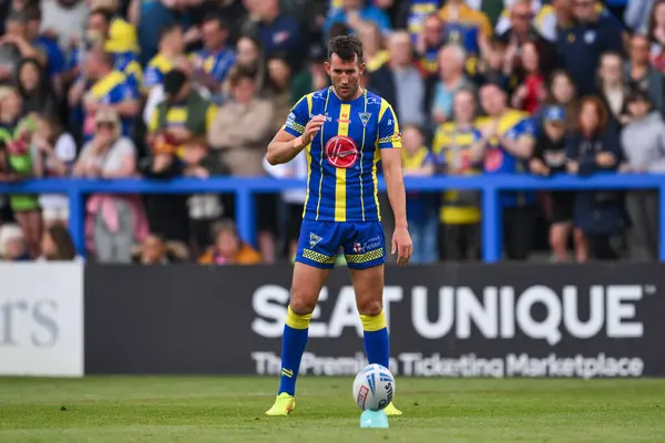 stock image Stefan Ratchford of Warrington Wolves prepares to kick at goal during the Betfred Super League Round 13 match Warrington Wolves vs Wigan Warriors at Halliwell Jones Stadium, Warrington, United Kingdom, 1st June 2024