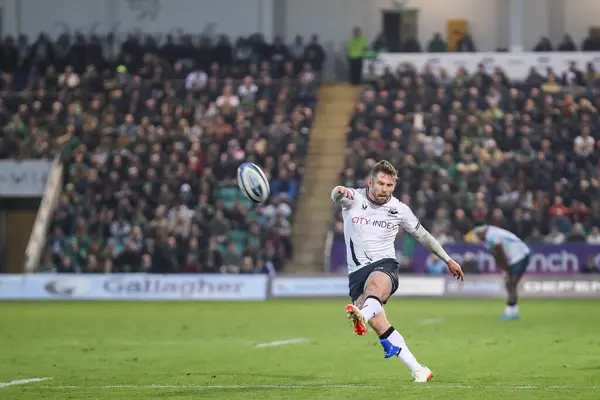 stock image Elliot Daly of Saracens takes the conversion kick and scores to make it 22-20 during the Gallagher Premiership Play-off Semi-final match Northampton Saints vs Saracens at Cinch Stadium at Franklin's Gardens, Northampton, United Kingdom, 31st May 2024