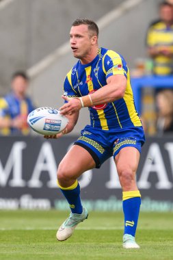 Warrington Wolves takımından Josh Drinkwater, 1 Haziran 2024 'te Halliwell Jones Stadyumu' nda oynanan 13.
