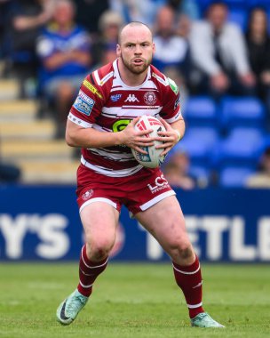 Wigan Warriors 'dan Liam Marshall, 1 Haziran 2024' te Halliwell Jones Stadyumu 'nda oynanan 13. Warrington Wolves vs Wigan Warriors karşılaşmasında ilk hamlesini yaptı.