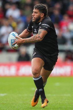 Londra Broncos takımından Hakim Miloudi, 2 Haziran 2024 'te İngiltere' nin Eccles kentindeki Salford Community Stadyumu 'nda oynanan Betfred Süper Lig 13.