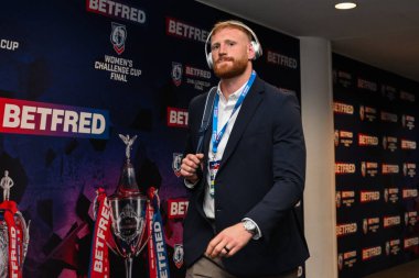 Warrington Wolves 'tan Joe Bullock, 8 Haziran 2024' te Wembley Stadyumu 'nda Warrington Wolves' a karşı Wigan Warriors 'un oynadığı Betfred Challenge Cup final maçı öncesinde geldi. 
