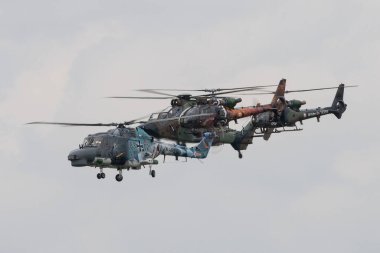 Marinefliegergerchwader 5 Deniz Kuvvetleri Alman Deniz Kuvvetleri 'nden Süper Lynx Mk88A, NATO' nun kuzeyinde Schleswig AB, Jagel, Almanya 'nın kuzeyinde 7 Haziran 2024' de düzenlenen NATO Kaplan Buluşması sırasında Fransız Ordusu Aerospatiale SA-342 M Gazelle ve Eurocopter Tiger 'e katıldı.