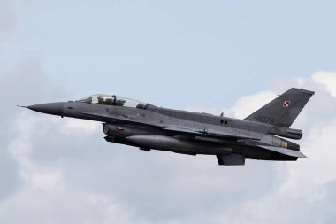 General Dynamics F-16 6 Eskadra Lotnicza 'nın Savaşan Şahini, 10 Haziran 2024' te Almanya 'nın kuzeyinde, AB' nin kuzeyinde düzenlenen NATO Tiger Meet Spotters Günü 'nde havalandı.