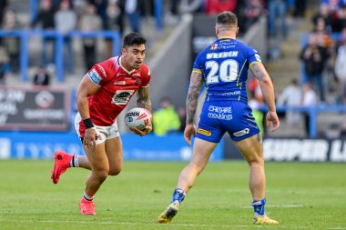 Salford Red Devils takımından Tim Lafai, 14 Haziran 2024 'te Halliwell Jones Stadyumu' nda oynanan Warrington Wolves - Salford Red Devils maçında öne geçti. 