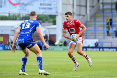 Salford Red Devils takımından Shane Wright 14 Haziran 2024 'te oynanan Betfred Süper Lig karşılaşmasında Warrington Wolves, Salford Red Devils' e karşı Halliwell Jones Stadyumu, Warrington, İngiltere 