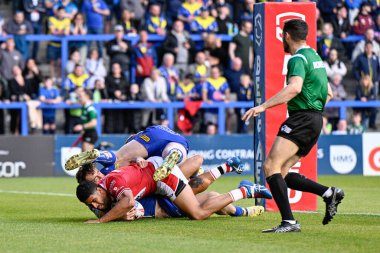 Salford Red Devils takımından Nene Macdonald, 14 Haziran 2024 'te Halliwell Jones Stadyumu' nda oynanan 14. Warrington Wolves - Salford Red Devils maçında Salford 'u 0-4 yenmeye çalışıyor. 