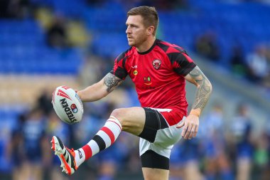 Salford Red Devils takımından Marc Sneyd 14 Haziran 2024 'te oynanan Betfred Süper Lig karşılaşması öncesinde Halliwell Jones Stadyumu' nda oynanan Warrington Wolves-Salford Red Devils maçında ısındı. 