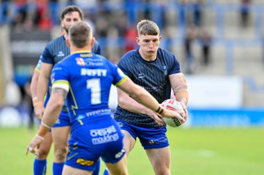 Warrington Wolves 'tan Josh Thewlis, 14 Haziran 2024' te Halliwell Jones Stadyumu, Warrington, İngiltere 'de oynanan 14. 