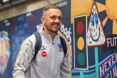 Warrington Wolves 'tan Ben Currie, 14 Haziran 2024' te Halliwell Jones Stadyumu 'nda oynanan 14. Warrington Wolves - Salford Red Devils karşılaşması öncesinde geldi. 
