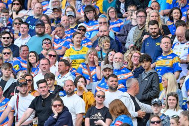 Taraftarlar Rob Burrow 'u 15. Betfred Süper Lig karşılaşması öncesinde Headingley Stadyumu Leigh Leopards' a karşı Leeds Stadyumu, Leeds, İngiltere 21 Haziran 2024 