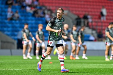 Salford Red Devils 'den Marc Sneyd, Salford Community Stadyumu' nda Salford Red Devils ile St. Helens maçının 15. turu öncesinde ısınıyor. 