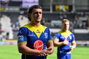 Warrington Wolves takımından Max Wood, 22 Haziran 2024 'te MKM Stadyumu' nda oynanan 15. Betfred Süper Lig karşılaşmasında taraftarlarını alkışladı. 