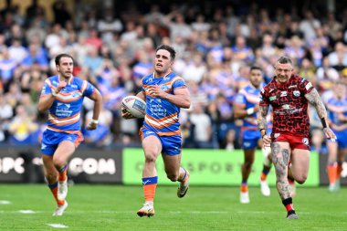 Leeds Rhinos takımından Brodie Croft, Leeds Stadyumu 'nda Leeds Rhinos - Leigh Leopards maçında 21 Haziran 2024' te oynanan Betfred Süper Lig karşılaşmasında öne geçti. 
