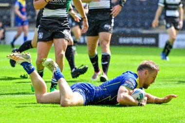 Warrington Wolves 'tan Matt Dufty, Betfred Süper Lig 15. Raundda Warrington Wolves' a karşı MKM Stadyumu 'nda oynanan karşılaşmada 0-10 Warrington Wolves' a karşı mücadele ediyor. 