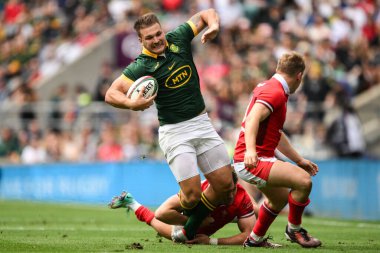 Andre Esterhuizen Güney Afrika, 22 Haziran 2024 'te İngiltere' nin Twickenham Stadyumu 'nda oynanan Katar Havayolları Kupası maçında Galli Mason Grady tarafından yenildi. 
