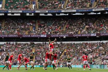 Eben Etzebeth Güney Afrika, 22 Haziran 2024 'te İngiltere' nin Twickenham Stadyumu 'nda oynanan Katar Havayolları Kupası maçında çizgiyi geçti. 