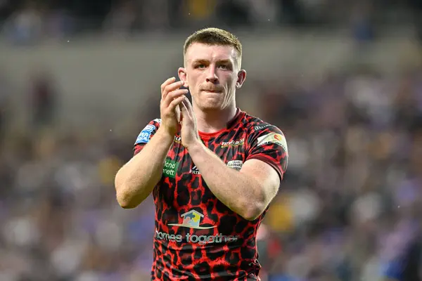 stock image Ed Chamberlain of Leigh Leopards claps fans at full time during the Betfred Super League Round 15 match Leeds Rhinos vs Leigh Leopards at Headingley Stadium, Leeds, United Kingdom, 21st June 2024 