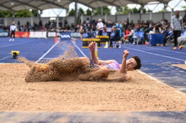 Fincham Dukes, 29 Haziran 2024 tarihinde Manchester Regional Arena, Manchester, Birleşik Krallık 'ta düzenlenen Microplus UK Atletizm Şampiyonası' nda Mens 'in uzun atlama yarışmalarına katılmıştır. 
