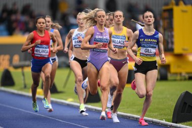 Jemma Reekie, Manchester Regional Arena, Manchester, Birleşik Krallık 'ta düzenlenen Microplus UK Atletizm Şampiyonası' nda 800 metre önde gidiyor. 