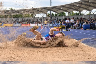 Hoole, Manchester Regional Arena, Manchester, Birleşik Krallık 'ta düzenlenen Microplus UK Atletizm Şampiyonası' nda 29 Haziran 2024 tarihinde yapılan Mens uzun atlamada yarışmıştır. 