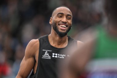 Matthew Hudson-Smith, Microplus UK Atletizm Şampiyonası 'nda erkekler 200 metre finalini kazandıktan sonra Manchester Bölgesel Arena, Manchester, Birleşik Krallık' ta 30 Haziran 2024 'te gülümsedi. 