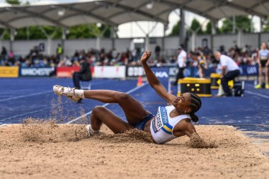 Manchester Bölgesel Arena, Manchester 'da düzenlenen Microplus UK Atletizm Şampiyonası' nda bayanlar üçlü atlama finalinde Metzger, 29 Haziran 2024 