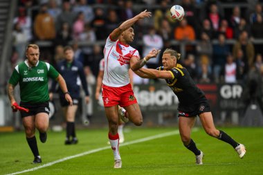 St. Helens 'li Waqa Blake, Castleford Tigers' lı Jacob Miller 'ın 5 Temmuz 2024' te St Helens Castleford Tigers 'a karşı oynadığı 16. 