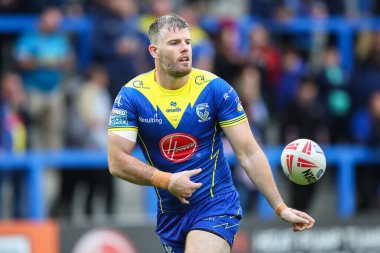 Warrington Wolves takımından Lachlan Fitzgibbon, 5 Temmuz 2024 'te Warrington, İngiltere' deki Halliwell Jones Stadyumu 'nda oynanan 16. 