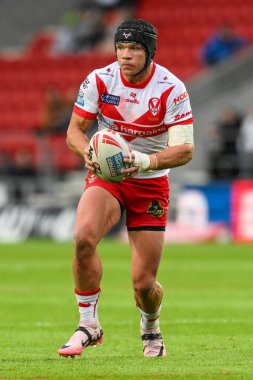 St. Helens takımından Jonny Lomax, 5 Temmuz 2024 'te St Helens' e karşı Castleford Tigers 'ın oynadığı Betfred Süper Lig karşılaşmasında bir çıkış yaptı.