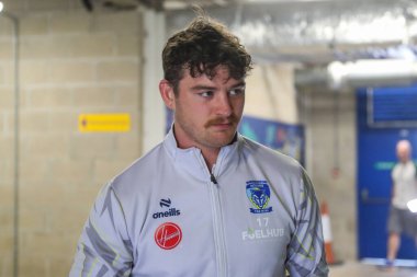 Warrington Wolves 'tan Jordan Crowther, 5 Temmuz 2024' te Warrington, Warrington 'daki Halliwell Jones Stadyumu' nda Warrington Wolves ile Huddersfield Giants arasında oynanan 16.  