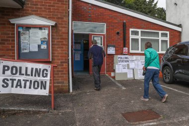 Seçmenler, Birleşik Krallık 'ın Dudley Bölgesi' nde yapılan 2024 genel seçimlerinde 4 Temmuz 2024 'te Metodist Kilisesi Salonunda sandık başına girdiler.
