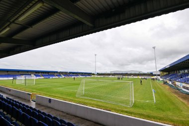 Deva Stadyumu 'nun, 6 Temmuz 2024' te Chester-Stockport County maçı öncesinde, Deva Stadyumu 'nda oynanan genel bir görüntüsü. 