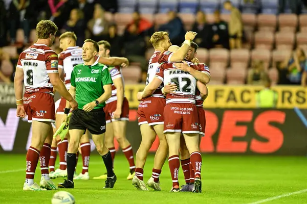 stock image Liam Farrell of Wigan Warriors goes over for a try to make it 22-6 Wigan during the Betfred Super League Round 16 match Wigan Warriors vs Leigh Leopards at DW Stadium, Wigan, United Kingdom, 5th July 2024 