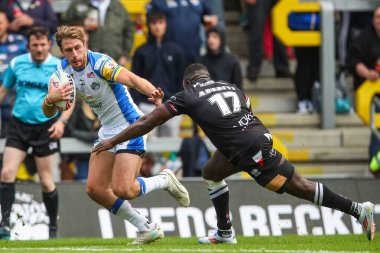 Leeds Rhinos takımından Paul Momirovski, 6 Temmuz 2024 tarihinde Leeds, İngiltere 'nin Leeds Stadyumu' nda oynanan Betfred Süper Lig 16. Round karşılaşmasında Londralı Leeds Rhinos 'a karşı Sadiq Adebiyi ile karşı karşıya geldi. 